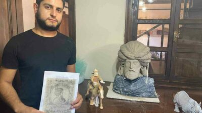 Hiçbir eğitim almadan yaptığı seramik heykeller ve resimler ile görenleri
