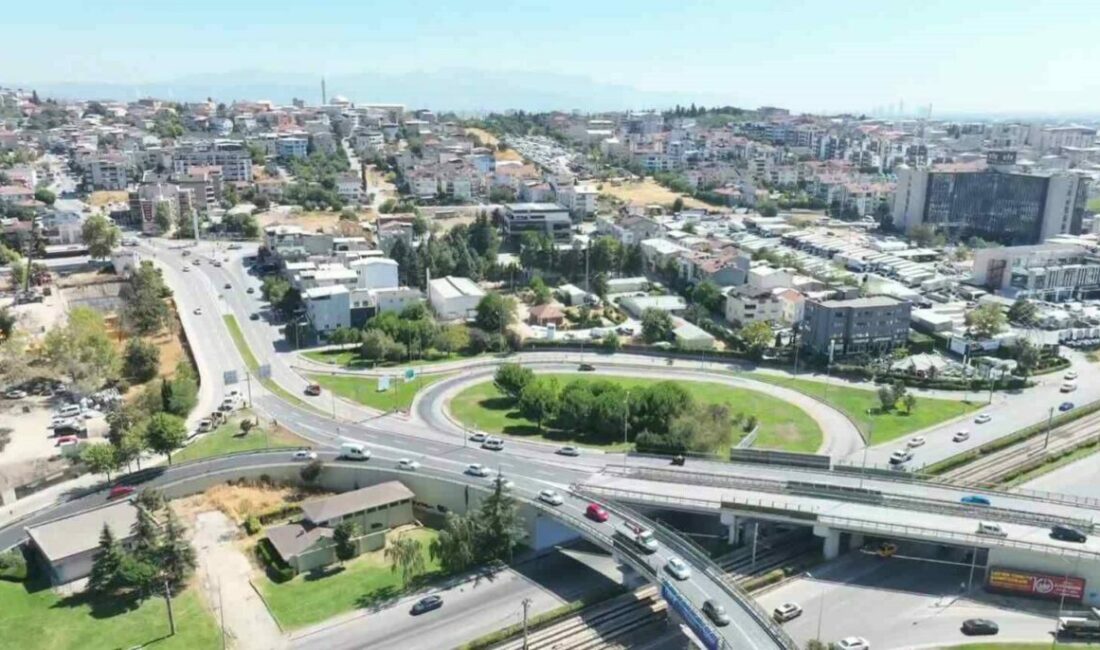 Filament kavşağı artık daha güvenli ve konforlu Bursa Büyükşehir Belediyesi, Ata Bulvarı ile Sanayi Caddesi kesişiminde bulunan