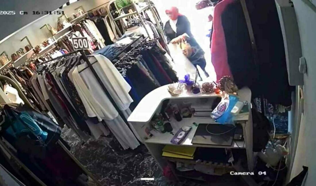 Bursa’nın İnegöl ilçesinde faaliyet gösteren bir giysi mağazasında yaşanan hırsızlık