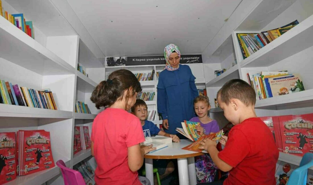 Gezici Kütüphane 1 yıldır yollarda Osmangazi Belediyesi’nin merkeze uzak mahallerdeki çocukları kitap ile buluşturmak amacıyla
