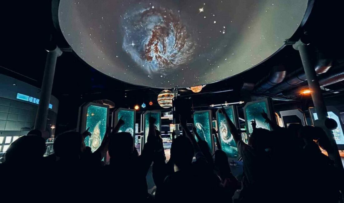 GUHEM’de yaz tatilinde uzay ve havacılık heyecanı Yaz tatilinde binlerce öğrenciyi ağırlayan Gökmen Uzay Havacılık Eğitim Merkezi