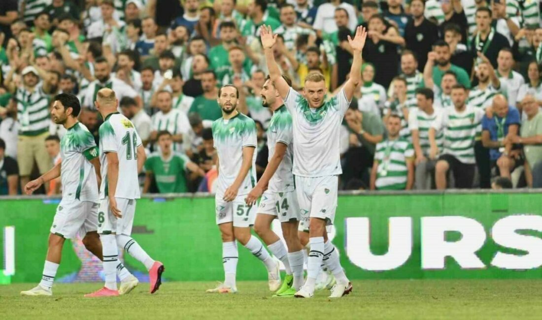 Hazırlık maçı: Bursaspor 2-1 Eskişehirspor Bursaspor yeni sezon öncesi hazırlıkları çerçevesinde sahasında Eskişehirspor’u konuk etti.
