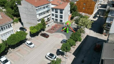 İnegöl Belediyesi, Osmaniye Mahallesi Karlıova Sokakta kullanım ömrünü tamamlamış ve