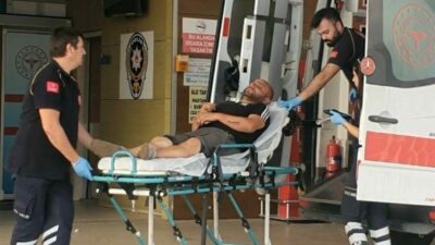 Bursa’nın İnegöl ilçesinde kum yüklü tırın yağış nedeniyle kayganlaşan yolda