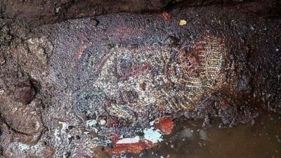 Papa’nın geleceği İznik’te Roma dönemine ait mozaik ve mezarlar bulundu.