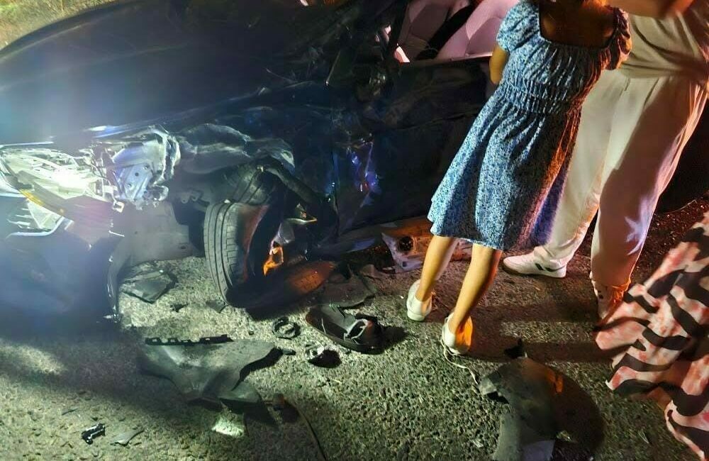 Kamyonet ile otomobil kafa kafa çarpıştı: 1’i polis 3 yaralı Bursa’nın İnegöl ilçesinde hafif ticari araç ile otomobilin kafa kafaya