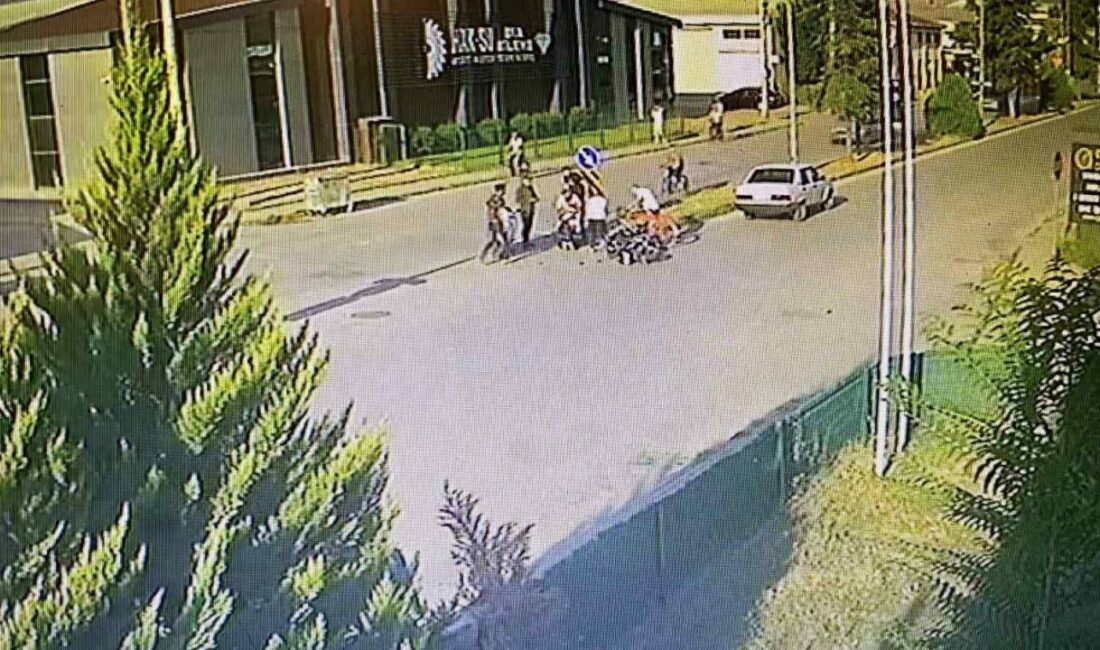 Kamyonetle çarpışan motosiklet sürücüsü yaralandı Bursa’nın İnegöl ilçesinde meydana gelen kazada kamyonet ile çarpışan motosikletin