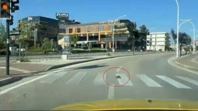 Bursa’da kameralara yansıyan ilginç ve düşündüren bir an, sosyal medyada