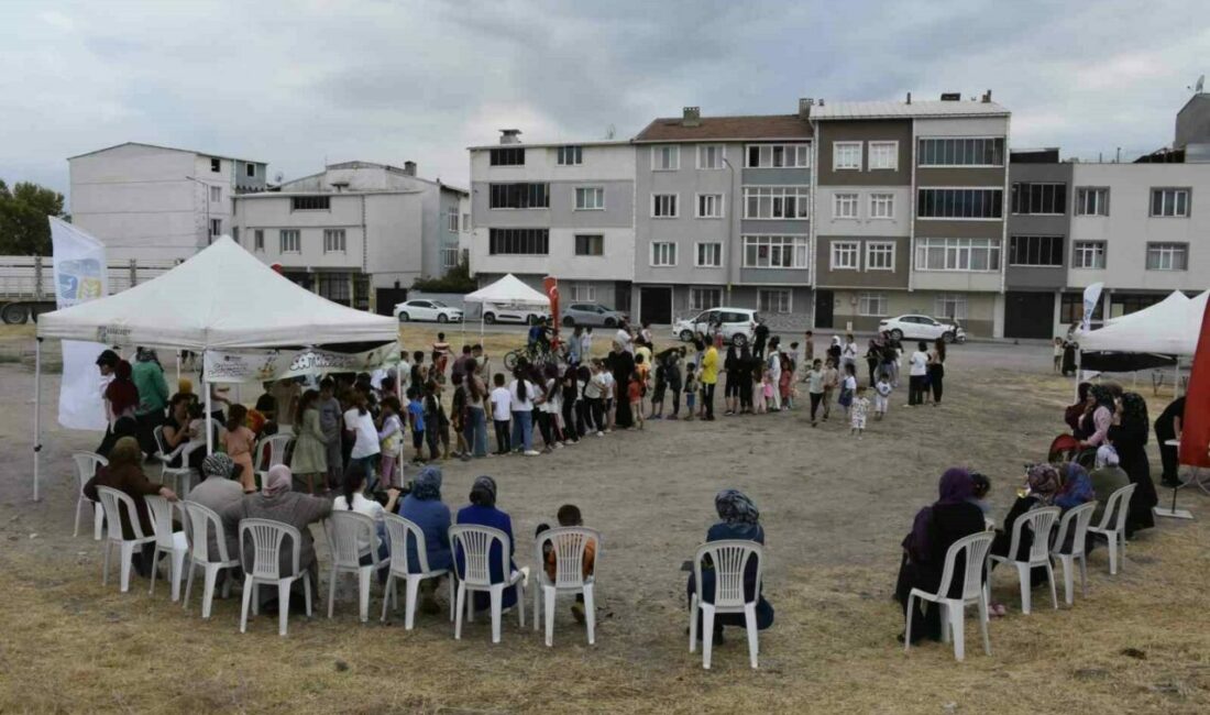 Karacabey’de sokaklar çocukların kahkahalarıyla şenleniyor Karacabey Belediyesi’nin geleneksel oyunları yaşatmak ve çocuklara keyifli bir yaz