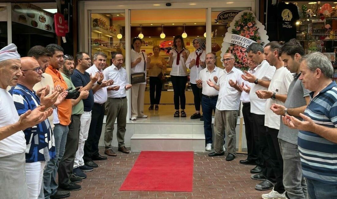 Kardelen kestane şekeri şimdi de ünlü cadde’de Bursa’nın simge lezzeti kestane şekerini Kardelen ve Yaylacık markalarıyla Türkiye’nin
