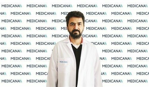 Kepçe kulak estetiği ile özgüven artıyor Birçok insan için kepçe kulak, yalnızca fiziksel bir özellik değil,