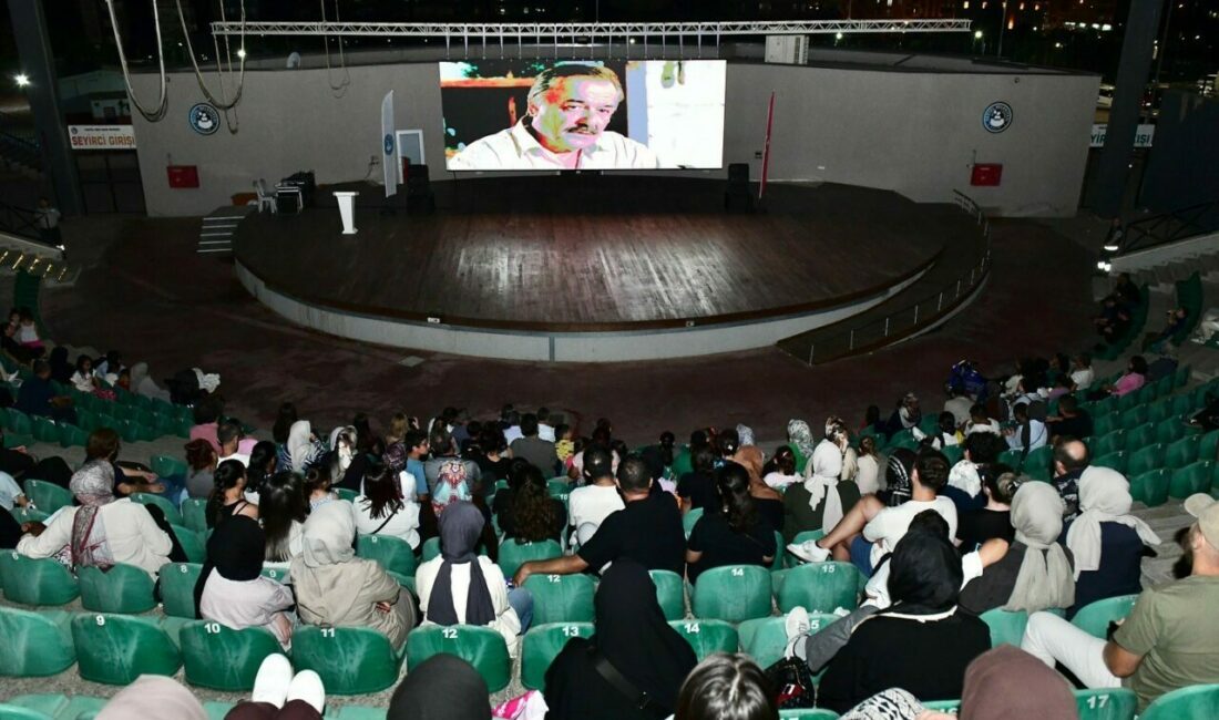 Kestel’de açık hava sinema keyfi tüm hızıyla sürüyor Kestel Belediyesi, açık hava sinemasıyla vatandaşlara duygu dolu anlar yaşattı.