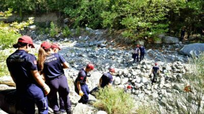 Bursa Büyükşehir Belediyesi’nin çevre bilincini yaygınlaştırmak hedefiyle başlattığı “Temizle, Yeşert,
