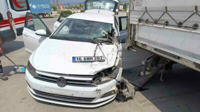 Bursa’nın İnegöl ilçesinde meydana gelen kazada sürücüsünün kontrolünden çıkan otomobil