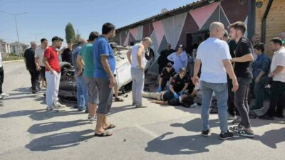 Bursa’nın İnegöl ilçesinde kontrolden çıkan otomobilin takla atarak karşı yola