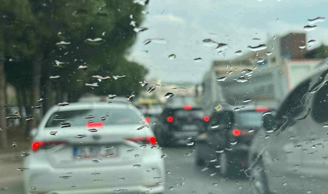 Kuraklık riski altındaki Bursa’da yağan yağmur sevindirdi Son 10 yılın en kurak mevsimini yaşayan Bursa’da gece ve