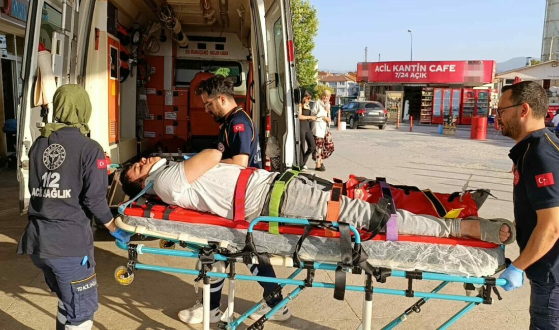 Mesai arkadaşını çekiçle darbetti Bursa’nın İnegöl ilçesinde bir şahıs, iş yerinde tartıştığı 18 yaşındaki