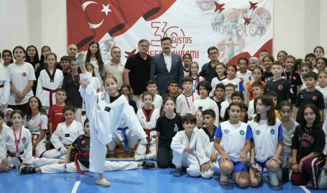 Minikler Taekwondo Şampiyonası Yenişehir’de yapıldı Yenişehir, Minikler Taekwondo Şampiyonası’na ev sahipliği yaptı. Yenişehir Belediye Başkanı