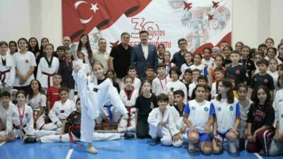 Yenişehir, Minikler Taekwondo Şampiyonası’na ev sahipliği yaptı. Yenişehir Belediye Başkanı