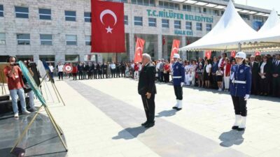 Nilüfer Belediyesi 30 Ağustos Zafer Bayramı’nı Cumhuriyet Meydanı’ndaki törenle kutladı.