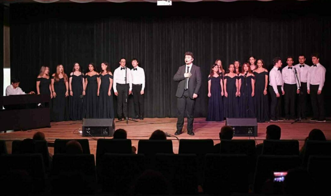 Osmangazi Belediyesi’nden Genco Erkal’a vefa gecesi Osmangazi Belediyesi’nin ev sahipliğinde düzenlenen “Bir Ustanın İzinde” gecesi, Genco