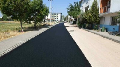 Osmangazi Belediyesi, ilçe genelinde başlattığı asfaltlama çalışmalarını hız kesmeden sürdürüyor.