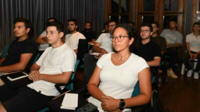 Osmangazi Belediyesi, düzenlediği söyleşilerle işin mutfağında yetişerek büyük başarılar elde