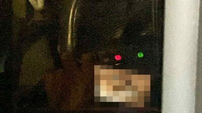 Bursa’da seyir halinde müstehcen içerikli video izlerken vatandaşlar tarafından kayda