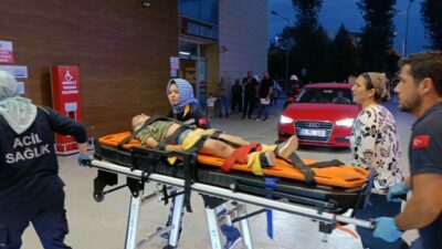 Bursa’nın İnegöl ilçesinde otomobilin çarptığı bisikletli küçük çocuk ağır yaralandı.