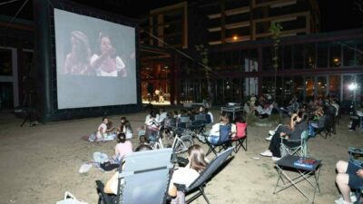 Nilüfer Belediyesi’nin Pancar Deposu’nda gerçekleştirdiği açık hava etkinliğinde, vatandaşlar hem