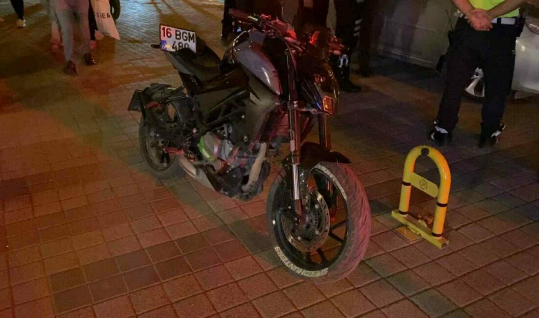 Bursa’nın İnegöl ilçesinde polisin dur ihtarına uymayan motosiklet sürücüsü, 15