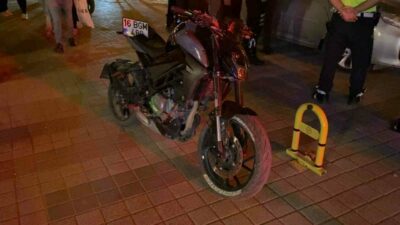 Bursa’nın İnegöl ilçesinde polisin dur ihtarına uymayan motosiklet sürücüsü, 15