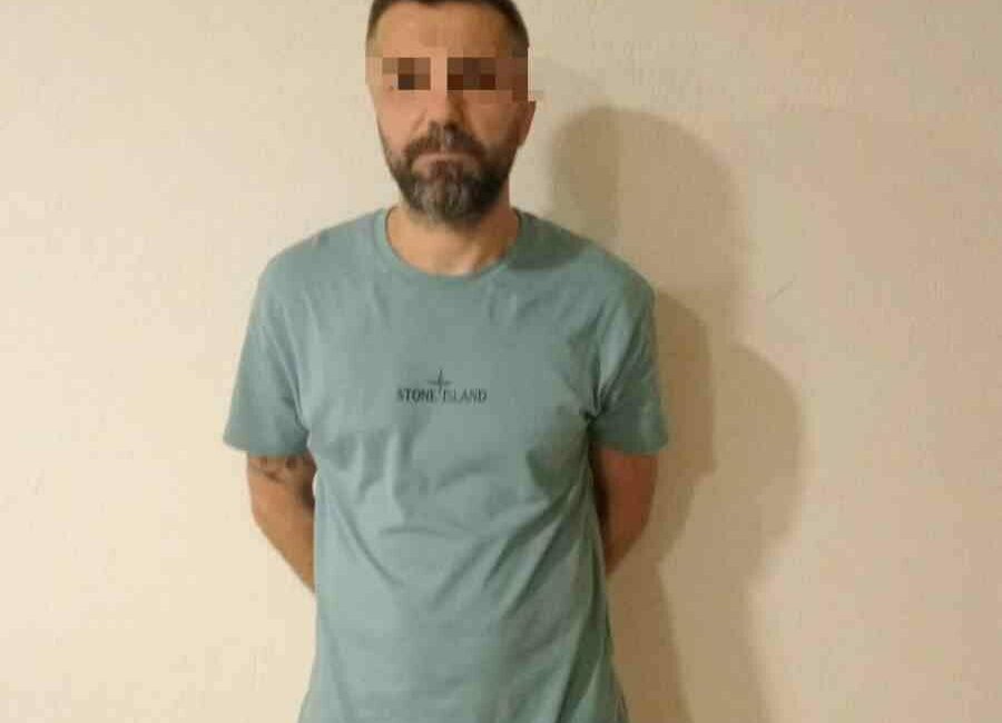 Muğla’nın Bodrum ilçesinde polis ekiplerinin turist kılığına girerek düzenlediği operasyonla