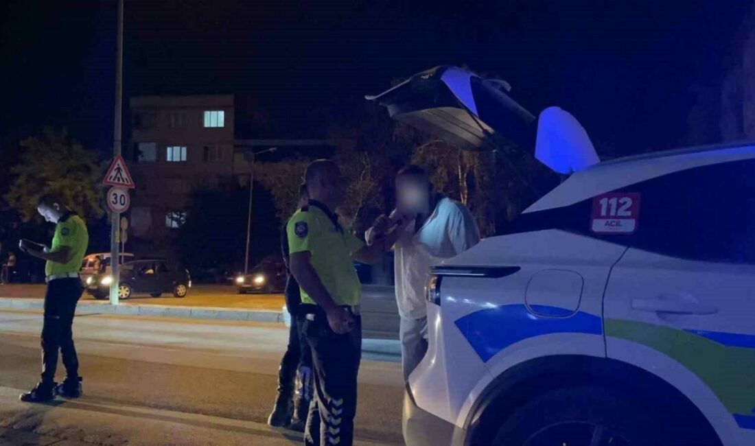 Polisten kaçan halk otobüsü şoförü alkollü çıktı Bursa’nın İnegöl ilçesinde polisin ’dur’ ihtarına uymayan özel halk otobüsü