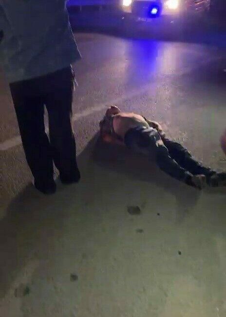 Bursa’nın Yenişehir ilçesinde seyir halindeki kamyonetin kasasından düşen bir kişi