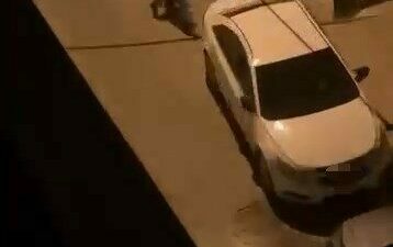 Bursa’da alkolün de etkisiyle kendini kaybeden bir şahıs, girdiği sokaktaki