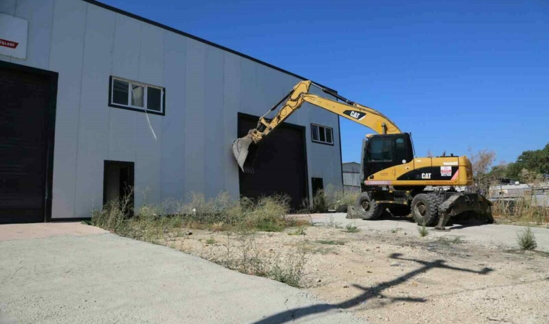 Tahtalı’da kaçak yapı yıkıldı Nilüfer Belediyesi, kaçak yapılaşmayla mücadele kapsamında Tahtalı Mahallesi’nde bulunan bin