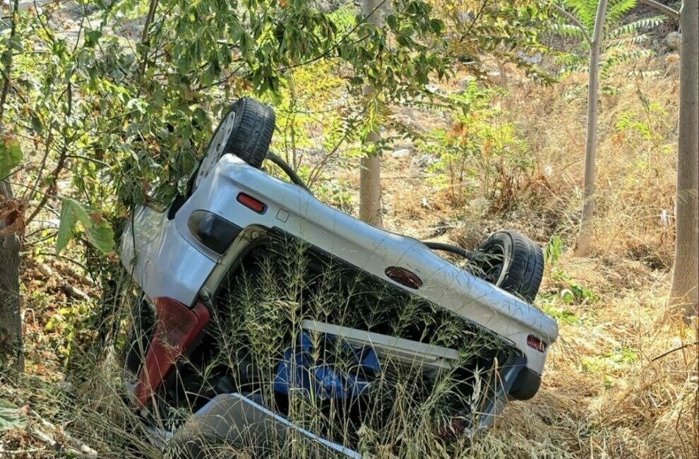 Uçuruma yuvarlanan otomobil sürücüsü yaralandı Bursa’nın Mudanya ilçesinde uçuruma yuvarlanan otomobilin sürücüsü yaralandı. Edinilen bilgiye