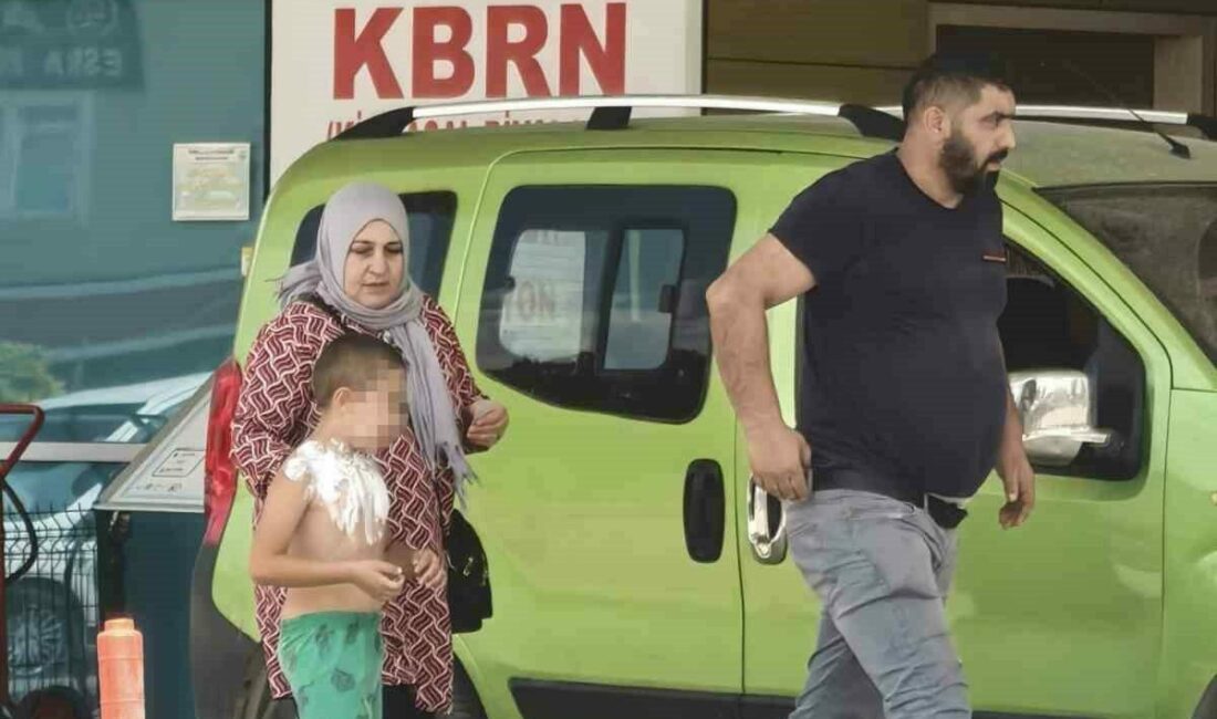 Üzerine parfüm sıkıp çakmak yakan çocuk yaralandı Bursa’nın İnegöl ilçesinde meydana gelen olayda parfümü üzerine sıkıp çakmakla