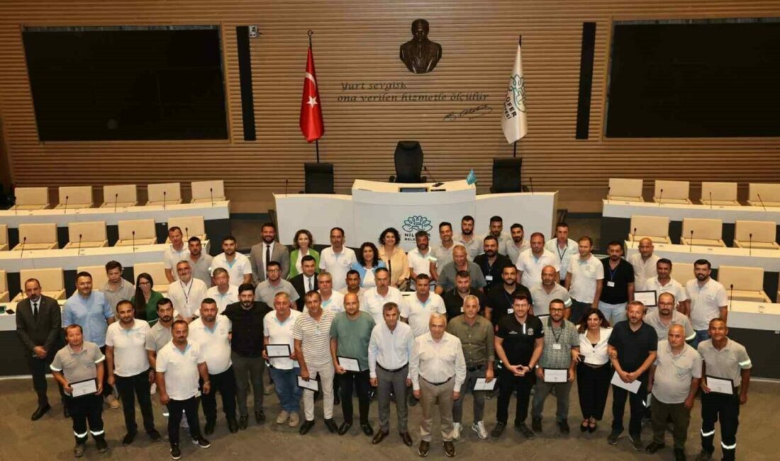 Yangınlarla mücadelede görev alan ekibe anlamlı teşekkür Bursa ve çevre illerdeki orman yangınlarında canla başla mücadele eden