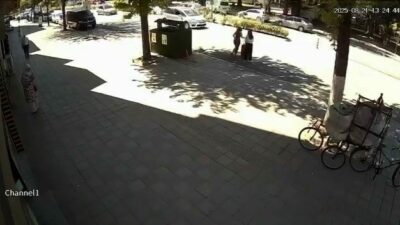 Bursa’nın İnegöl ilçesinde yayaya yol veren araca çarpmamak için direksiyonu