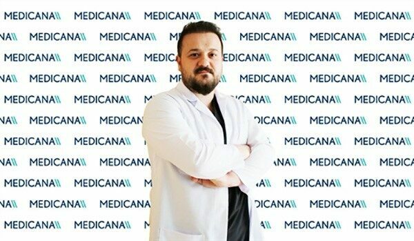 Yaz sıcaklarına dikkat: Güneşte fazla kalıp acil servislik olmayın Yaz mevsimiyle birlikte artan sıcaklıklar, uzun süre açık havada geçirilen