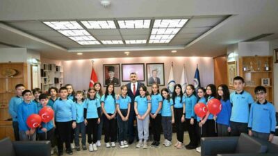 Yıldırım Belediyesi, 2025-2-26 Eğitim Öğretim Yılı’nda ihtiyaç sahibi öğrencilere bin