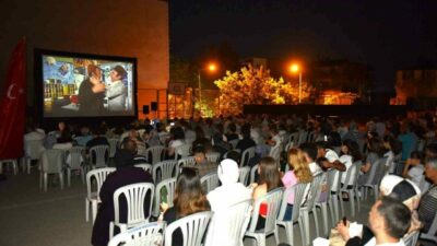 Yıldırım Belediyesi’nin, ilçeye renk katan Yaz Sinema Günleri etkinlikleri vatandaşların
