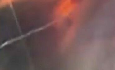 Bursa’nın Karacabey ilçesinde, yolda lastiği patlayınca, yolun karşısındaki lastik tamircisine