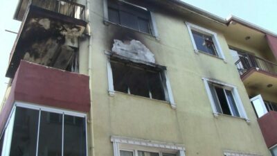 Bursa’nın Karacabey ilçesinde bir apartmanın 3’üncü katında çıkan yangında alevlerin