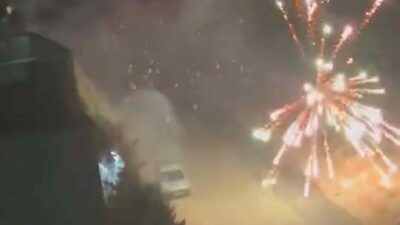 Bursa’nın İnegöl ilçesinde bir araçtan atılan havai fişek, paniğe neden