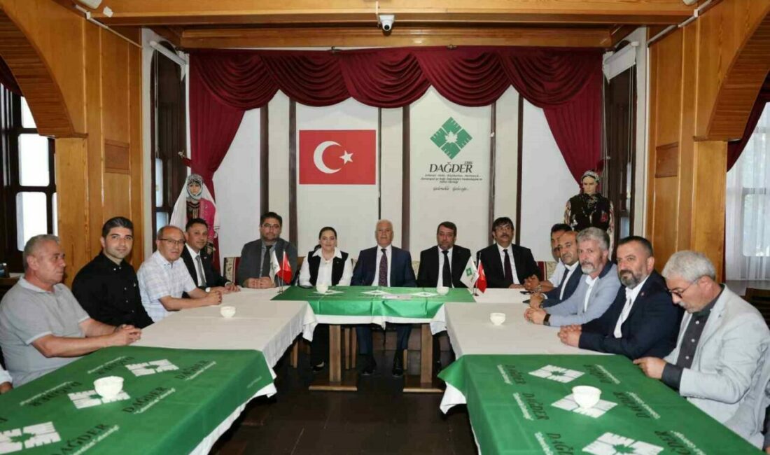 Başkan Bozbey’den gençlere güvence Bursa Büyükşehir Belediye Başkanı Mustafa Bozbey, gençlerin kendi yörelerinde mutlu