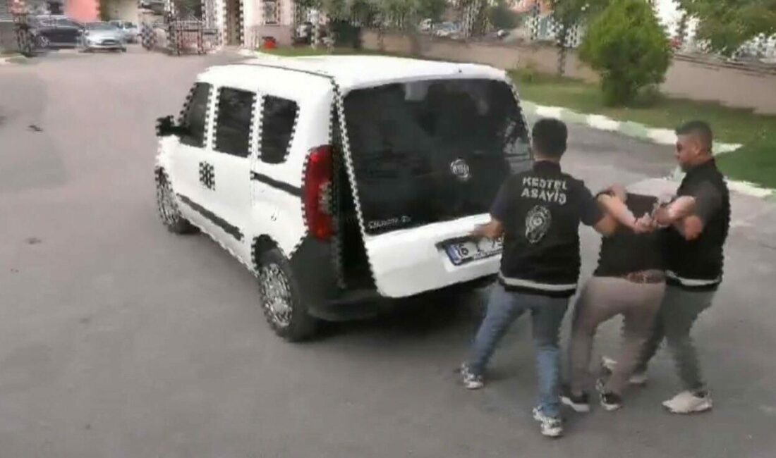 Bursa’da gece yarısı ekipler tarafından durdurulan bir şahsın çok sayıda