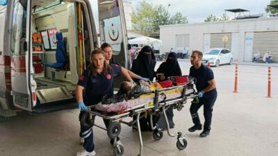 Bursa’nın İnegöl ilçesinde apartmanın 3. Katından düşen çocuk ağır yaralandı.